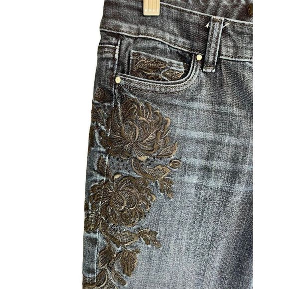 White House Black Market Slim Leg Blue Jeans. Medium Wash. Size 0S - Picture 4 of 14